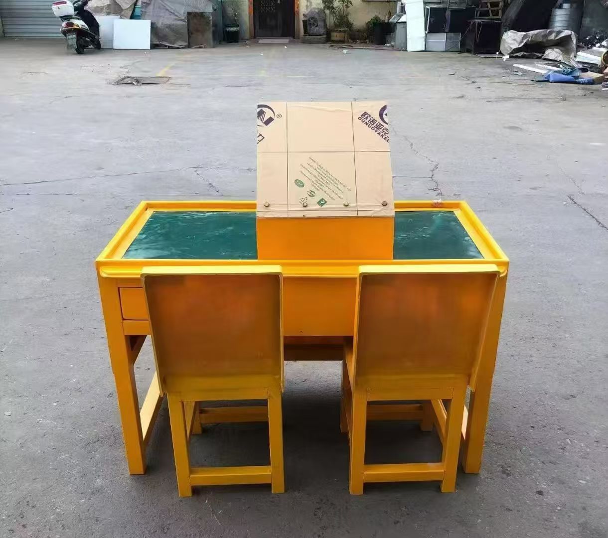 建阳防静电导通桌井下煤矿火工品发放桌：危险品流转的安全守护者